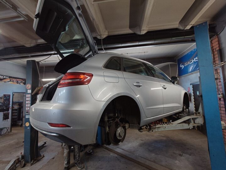 Audi A3 (2017): Rear Brake Overhaul and Tyre Change