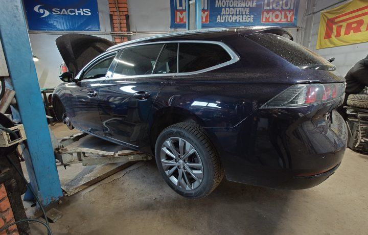 Peugeot 508 (2019): Professional Tyre Change R17, photo 2